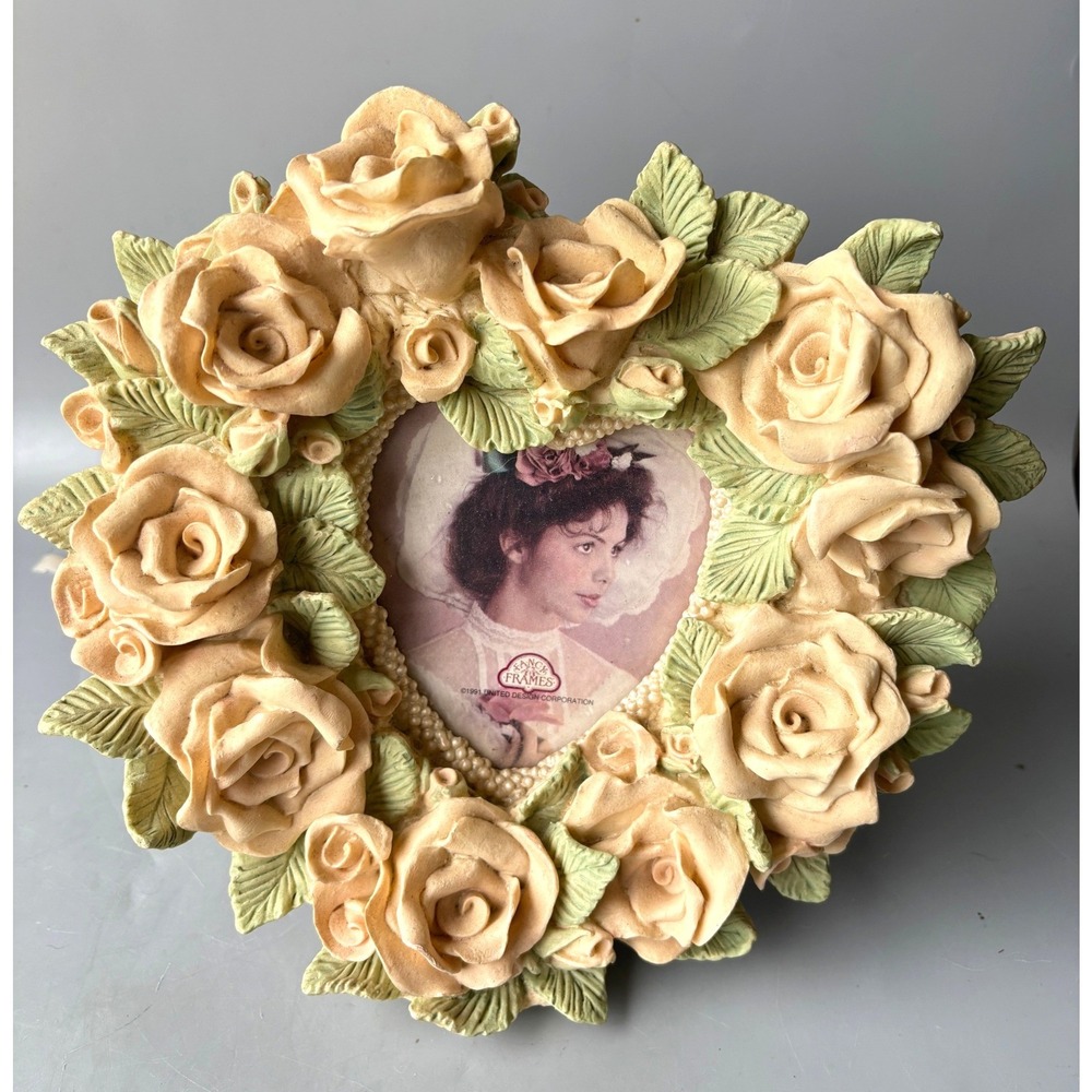 Vtg 1991 United Design Fancy Frames Heart Bouquet 3D Rose Floral Picture Frame